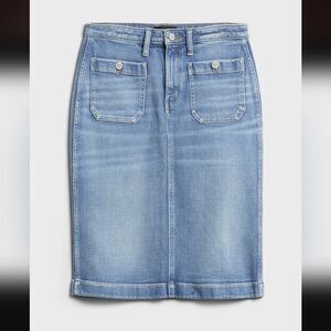 Banana Republic Patch Pocket Denim Pencil Skirt in Mid Wash Size 12 Tall